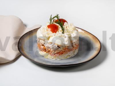 Salotas „Sniego pusnys“ su vištienos krūtinėle pagrindine nuotrauka