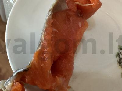 Sumuštiniai su raudona žuvimi ir agurku Žingsnis 2