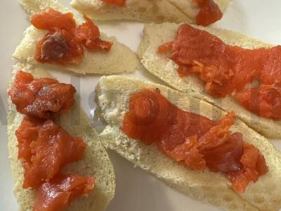 Sumuštiniai su raudona žuvimi ir agurku Žingsnis 4