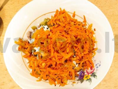 Salotos su vištienos kepenėlėmis ir keptomis morkomis Žingsnis 7