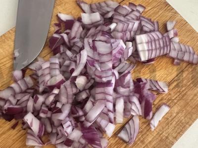 Vištiena su svogūnais pietums Žingsnis 2