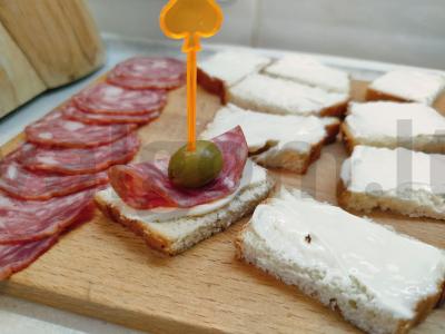 Užkandžių sumuštiniai su alyvuogėmis Žingsnis 3