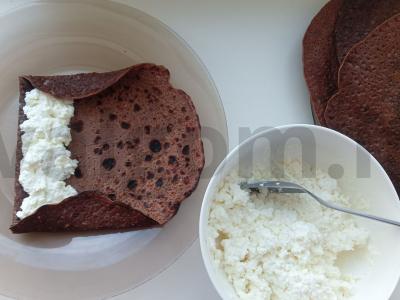 Šokoladiniai blynai su varškės-kokoso įdaru Žingsnis 5