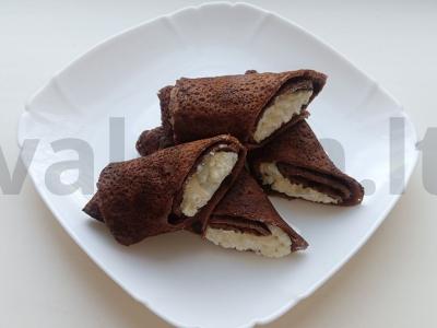 Šokoladiniai blynai su varškės-kokoso įdaru pagrindine nuotrauka