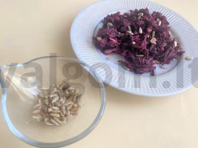 Burokėlių salotos su saulėgrąžų sėklomis Žingsnis 3