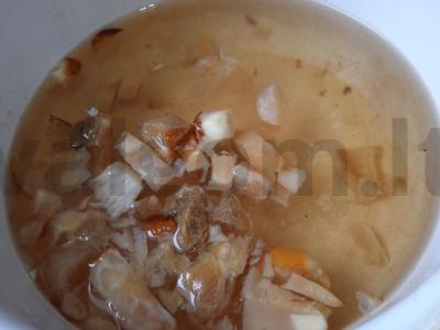 Grybų ir pievagrybių tyrės sriuba Žingsnis 2