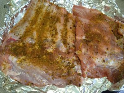 Kepti kiaulienos šonkauliai su sausa adžika ir česnaku Žingsnis 3