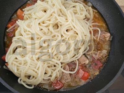 Skani lagman su mėsa ir daržovėmis Žingsnis 9