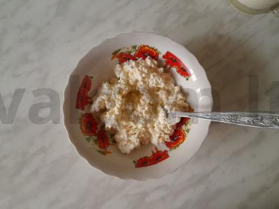 Varškės desertas su baltuoju šokoladu Žingsnis 1