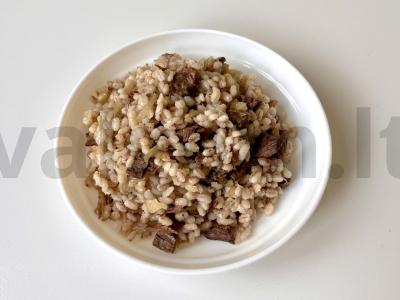 Perlovka su jautiena ir prieskoniais pagrindine nuotrauka