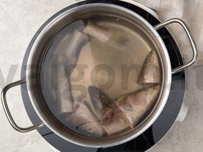 Namų stiliaus ešerio žuvis Žingsnis 1