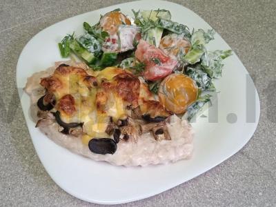 Indėnų steikai, kepti su šampinjonais ir alyvuogėmis pagrindine nuotrauka