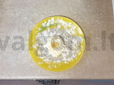 Sūrio blynai su bananų įdaru ir cukraus pudra Žingsnis 5