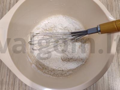 Blynai ant pieno išrūgų su vanilinu Žingsnis 3