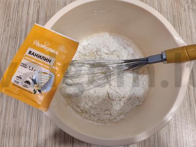 Blynai ant pieno išrūgų su vanilinu Žingsnis 4