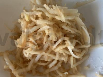 Kefyro keksiukai su avižiniais dribsniais ir obuoliais Žingsnis 4