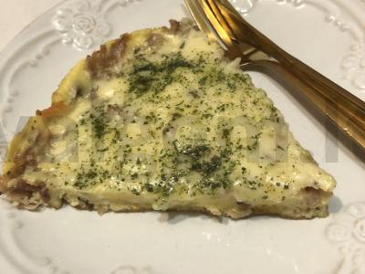 Omletas su vištienos mėsa pagrindine nuotrauka