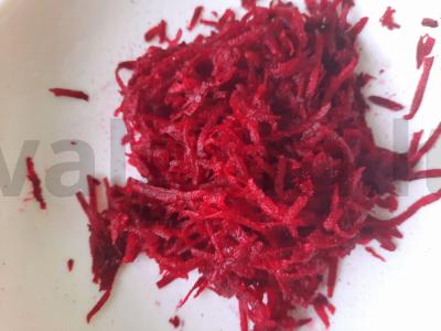 Lengvas salotas iš žalios burokėlių su salierais Žingsnis 1