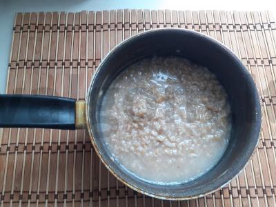 Avižinė košė su pienu ir sėklų mišiniu Žingsnis 1