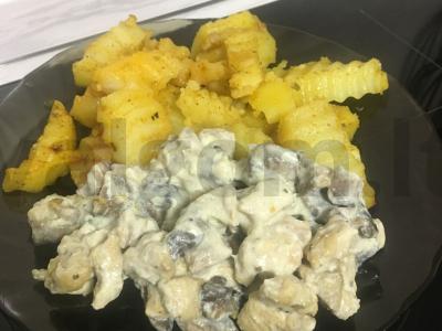 Vištienos-grybų padažas pagrindine nuotrauka