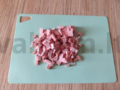 Sultingas Olivier salotas su šviežiu agurku Žingsnis 3