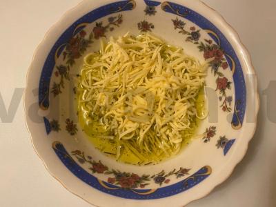 Krekeriai su provanso žolelėmis, alyvuogių aliejumi ir sūriu Žingsnis 6