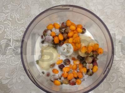 Skanus pieno kokteilis su šaltalankiais Žingsnis 2