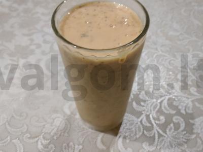 Skanus pieno kokteilis su šaltalankiais pagrindine nuotrauka