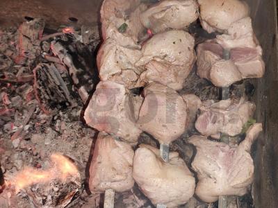 Kiaulienos šašlykas, marinuotas su jauniems krienų lapams Žingsnis 5