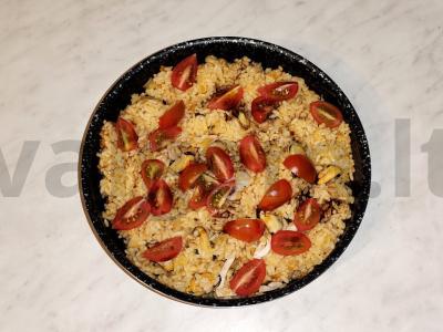 Ryžiai su jūros gėrybių kokteiliu ir Tom Yum makaronais pagrindine nuotrauka