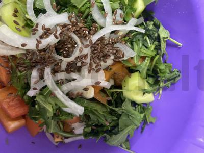 Salotos su raudona žuvimi ir vynuogių sėklų aliejumi Žingsnis 4