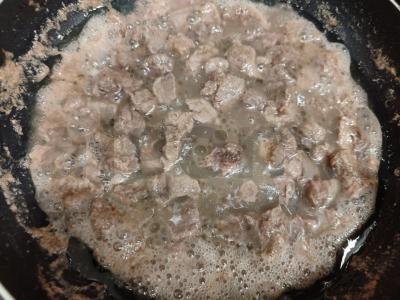 Tatarų pyragas su mėsa ir bulvėmis zur bėliš Žingsnis 1