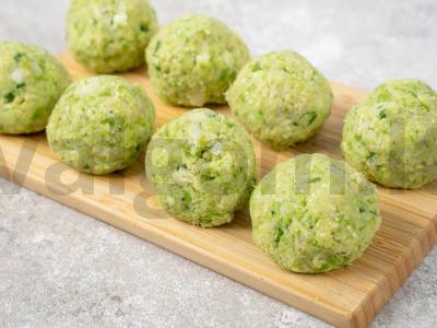 Žuvies kotletai su žirnių ir mėtų padažu Žingsnis 5