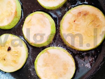 Kepti cukinijos su krapais Žingsnis 2