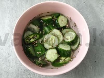 Sūdyti agurkai „Aštrūs“ Žingsnis 6