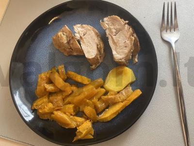 Kalakutienos krūtinėlė su moliūgu ir bulvėmis pagrindine nuotrauka