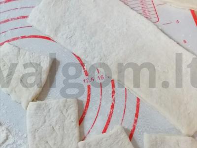 Pyragai su išrūgomis ir sviestu Žingsnis 4