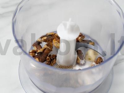 Gruziniškas salotas Žingsnis 1