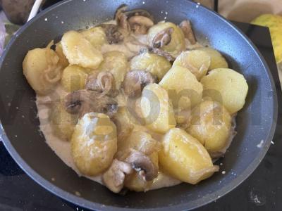 Troškinta bulvė grietinėlės ir grybų padaže Žingsnis 5
