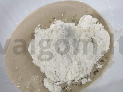 Krevetės tešloje tamsiame aluje Žingsnis 3