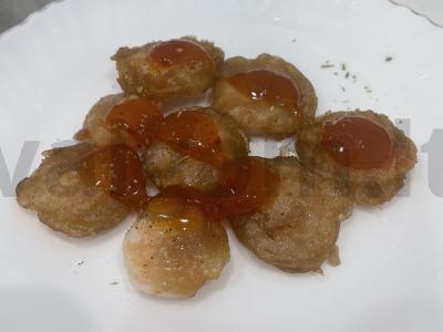 Krevetės tešloje tamsiame aluje pagrindine nuotrauka