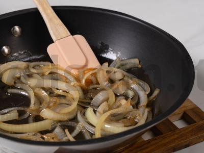 Jautienos kepenėlės su padažu Žingsnis 3