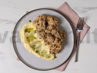 Jautienos kepenėlės su padažu pagrindine nuotrauka