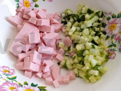 Olivje salotas su dešra ir žolelėmis Žingsnis 1