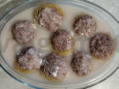 Makaronų lizdai su faršu po sūriu orkaitėje Žingsnis 6