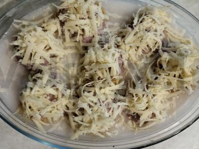 Makaronų lizdai su faršu po sūriu orkaitėje Žingsnis 7