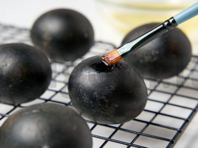 Kaip neįprastai papuošti kiaušinius per Velykas Žingsnis 3