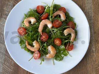 Salotas su rukola, krevetėmis ir braškėmis Žingsnis 4