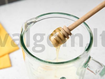 Banano kokteilis su pienu Žingsnis 3