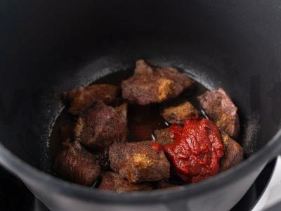 Jautiena su daržovėmis katile Žingsnis 4